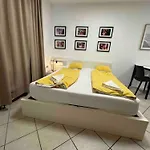 Cozy Flat Near Tivoli Park With Free Parking