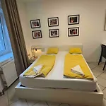 Cozy Flat Near Tivoli Park With Free Parking